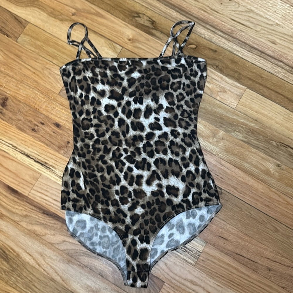 Fashion Nova Animal Print Bodysuit Small